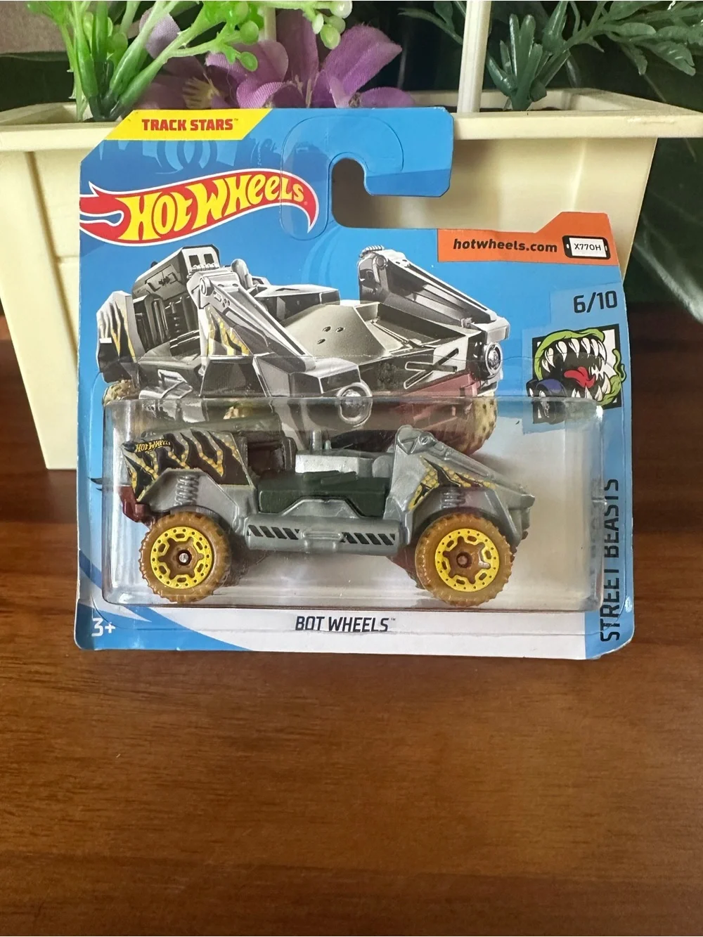 Hot Wheels Cars Lot 7 Bundle & Car Case 6